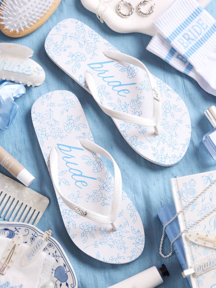 Tongs de mariée "Something Blue" | Enterrement de vie de jeune fille, Plage pour la vente par xo, Fetti