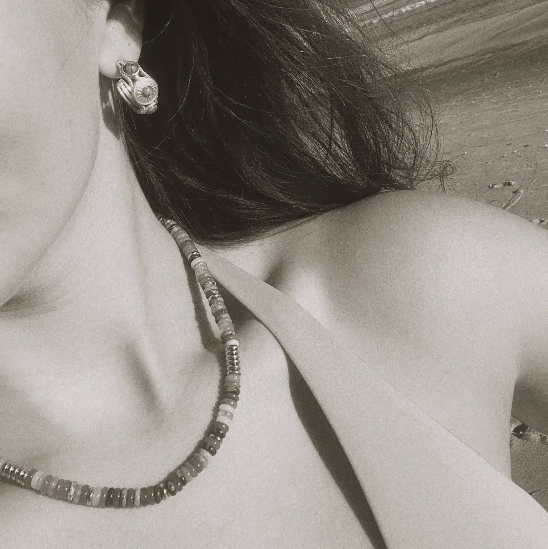 PRESSIE - Wholesale Beaded/Pearl Necklace - Horizon Necklace3