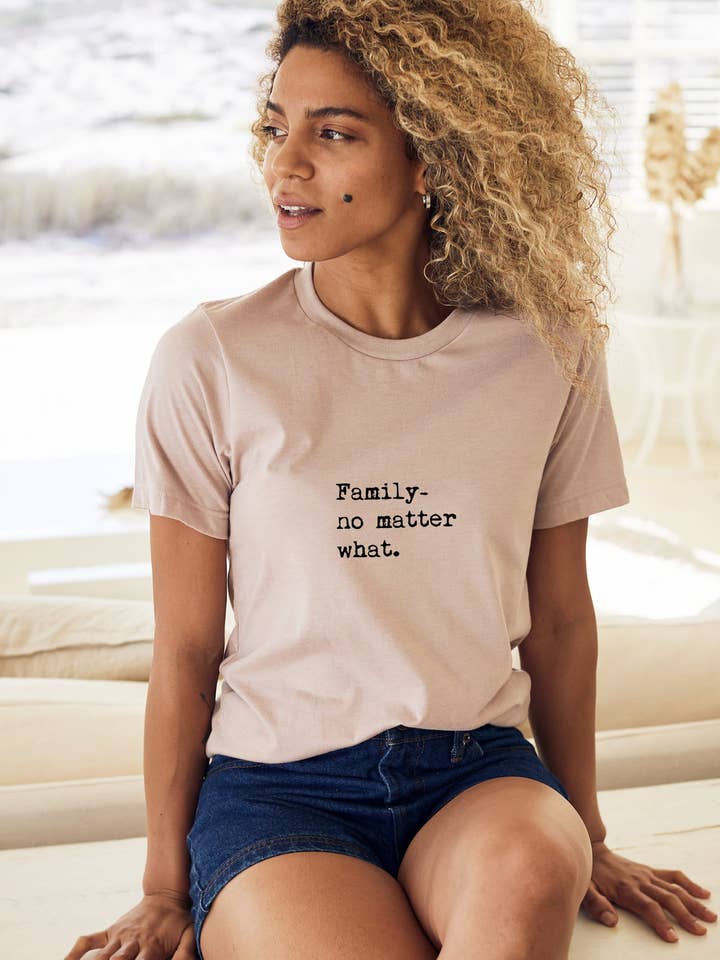 T-shirt à manches courtes « Family No Matter What » pour la vente par Om & Ah