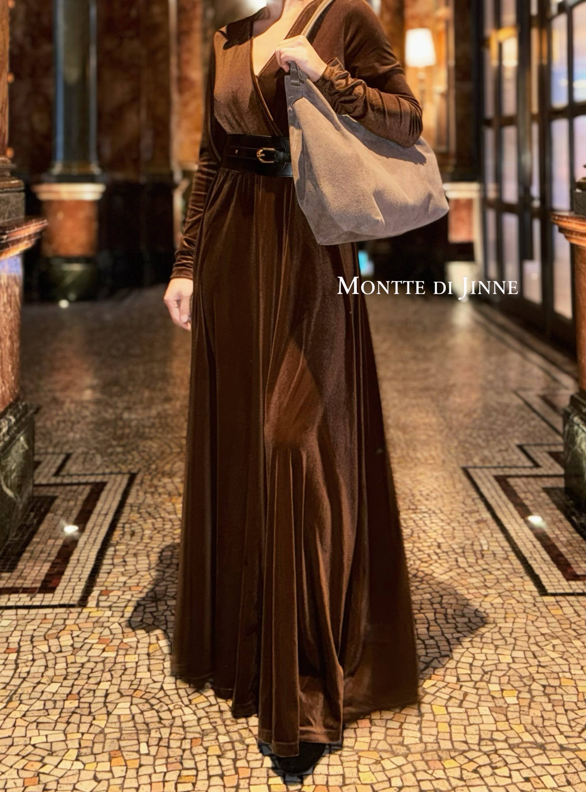 MONTTE DI JINNE - Vendita all'ingrosso Tracolla - Donna - Borsa grande in pelle scamosciata italiana premium con pochette interna8