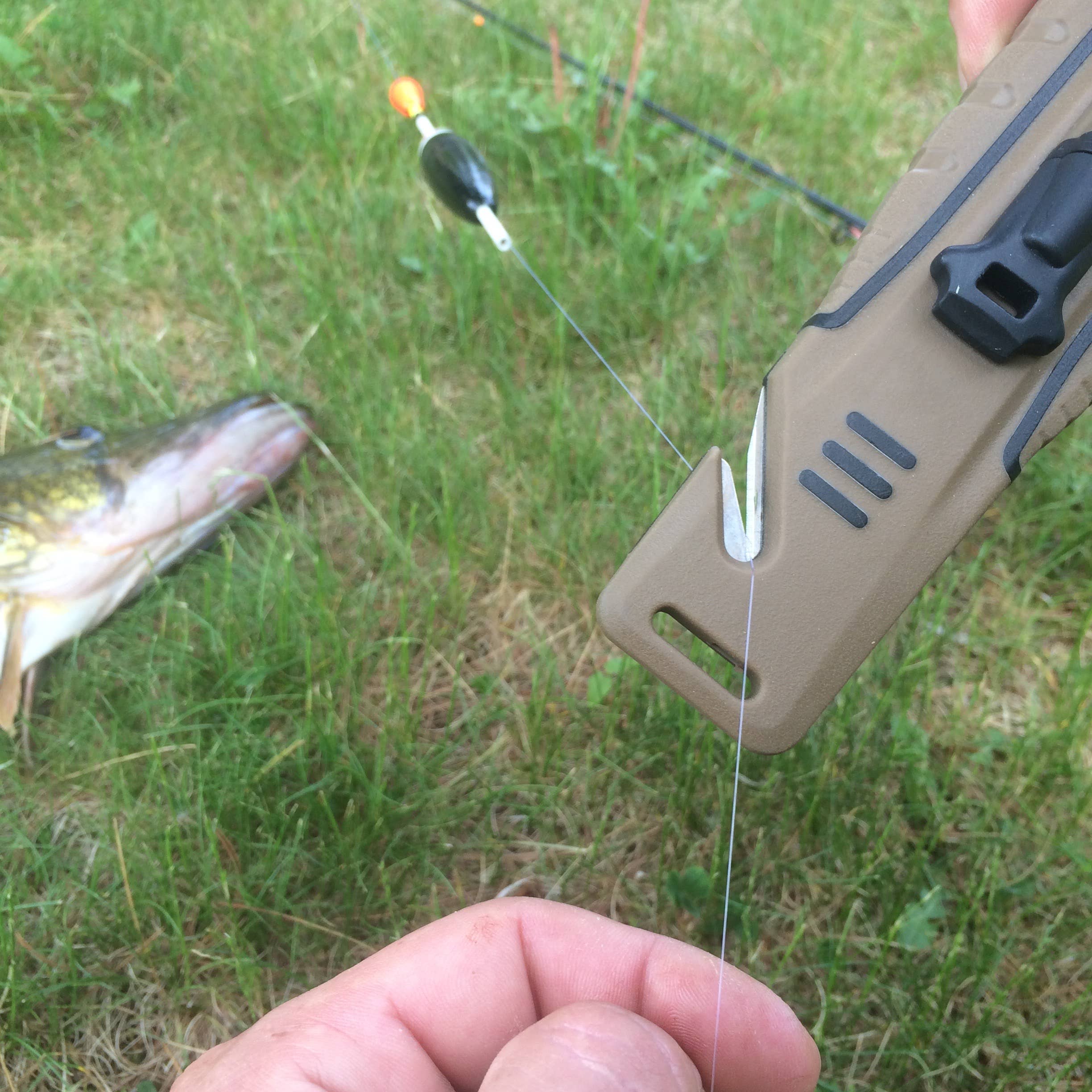 CurateNYC – wholesale Fickkniv/Hållare – Camping- och jaktöverlevnadskniv med eldstartare och slipsten2