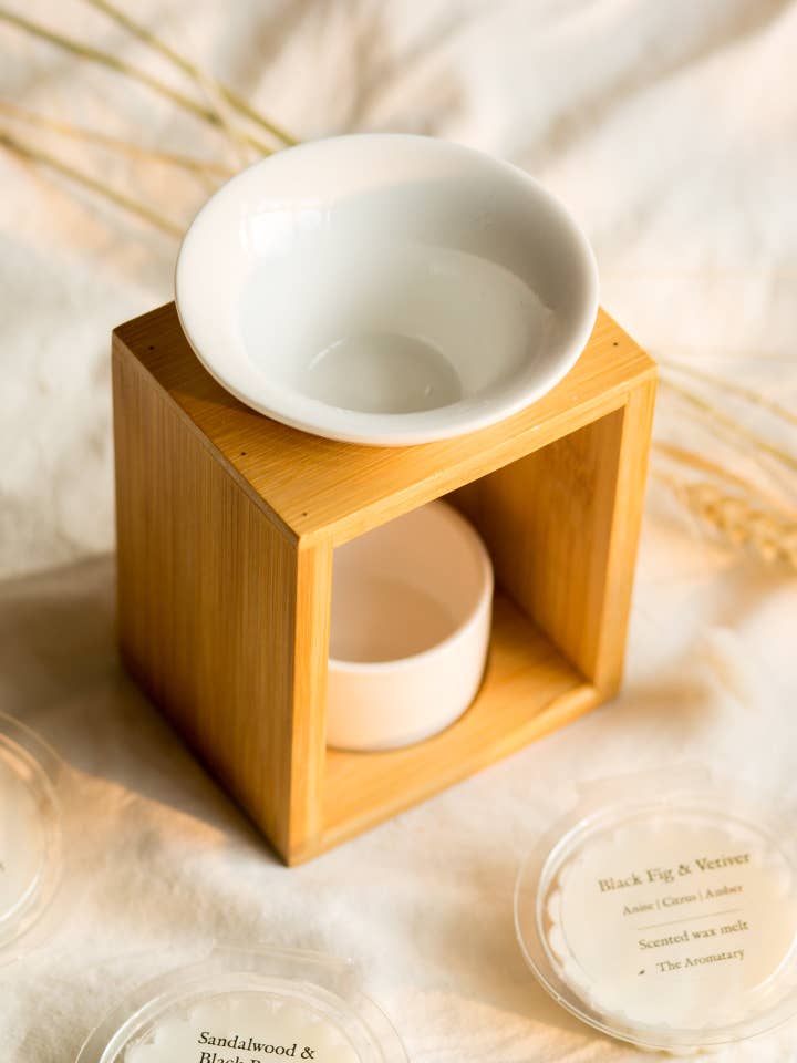 Simplicity wax melt burner for wholesale by The Aromatary