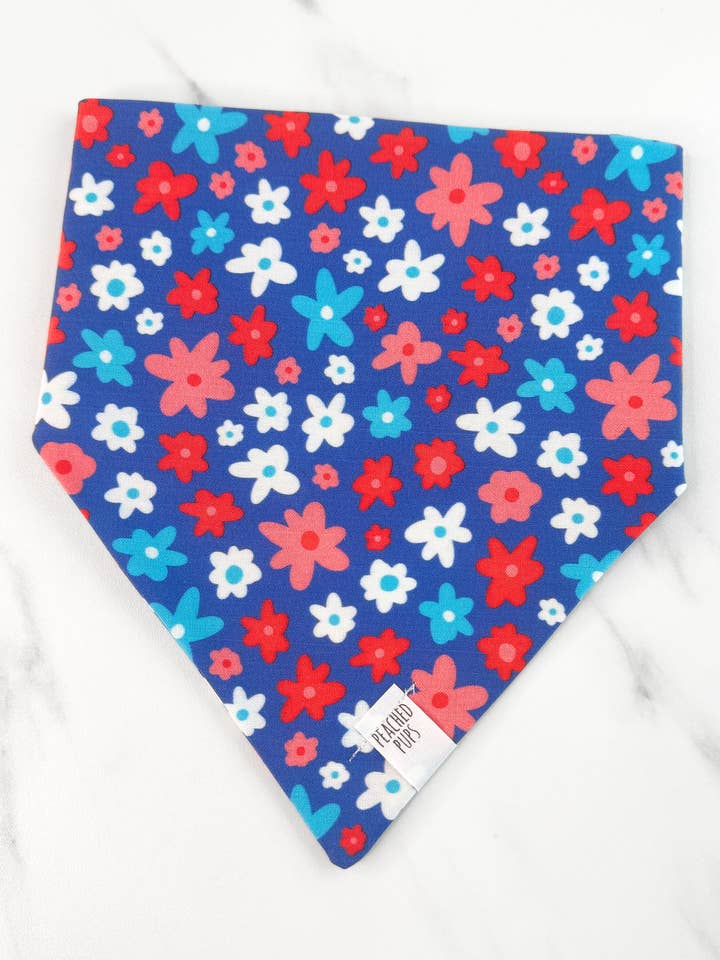 Bandana para Cães Liberty Blossoms por atacado de Peached Pups