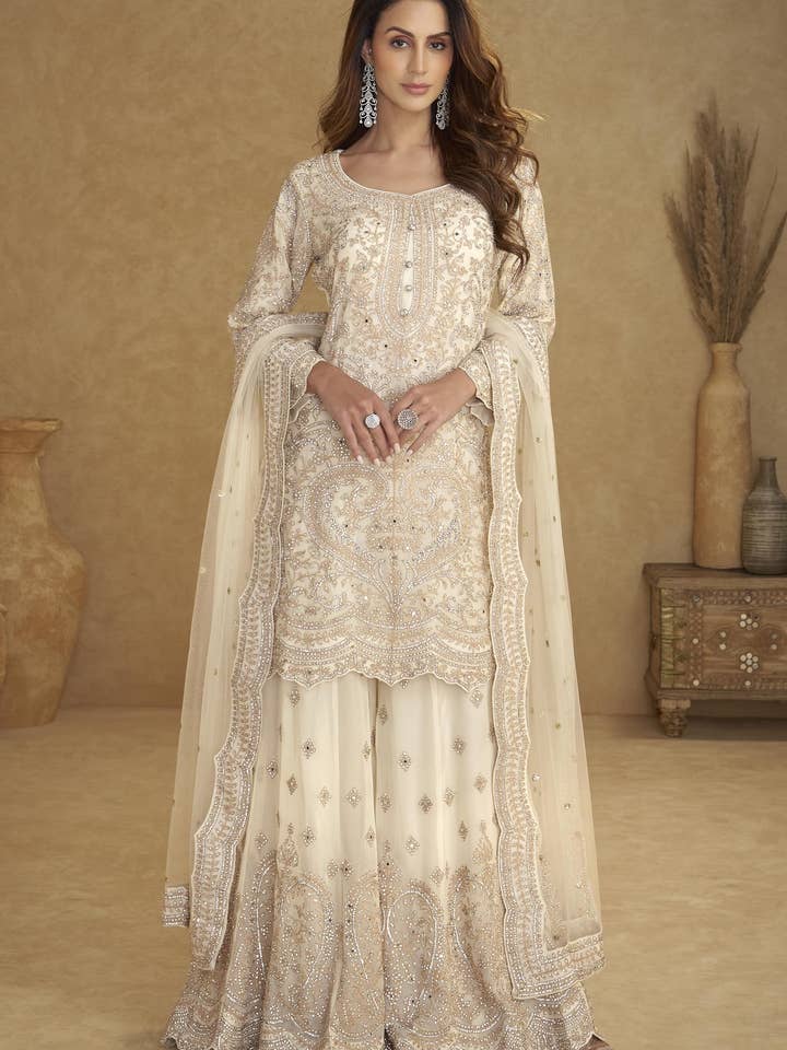 Flødefarvet Net Plazo Sæt til Indisk & Pakistansk Bryllupsfestival - Håndarbejde, Broderiarbejde for engroshandel hos HATKE BRIDE