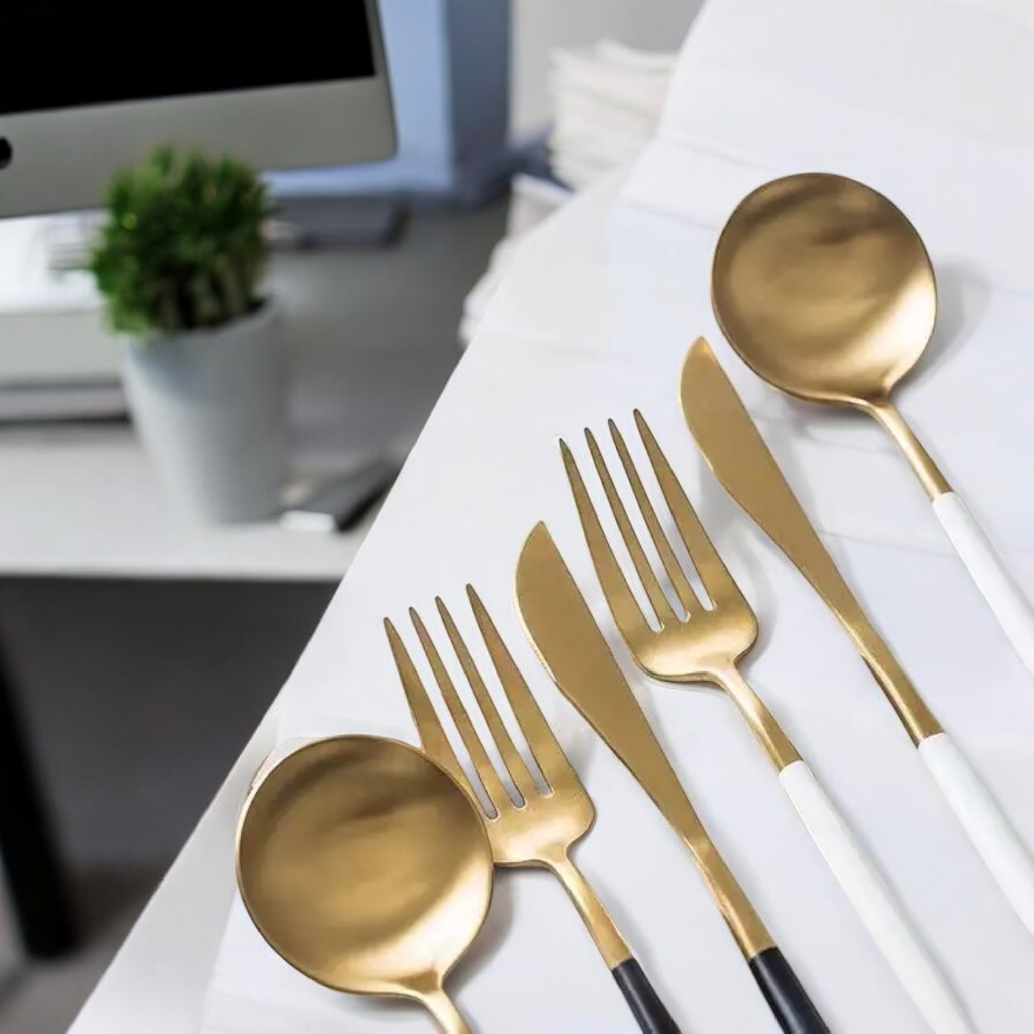 Sostraw & SmartThings - Wholesale Assorted Cutlery Set - Picnic / Office / On the Go Cutlery Set - 8 pouches/5 colors7