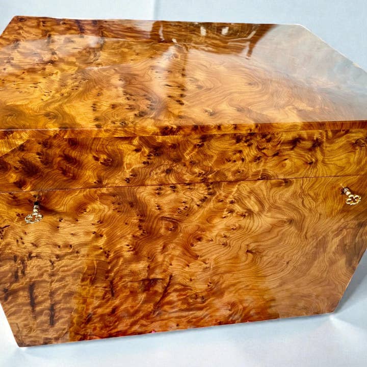 Stor Thuya Trälåda för wholesale av Atlasmusecrafts LLC