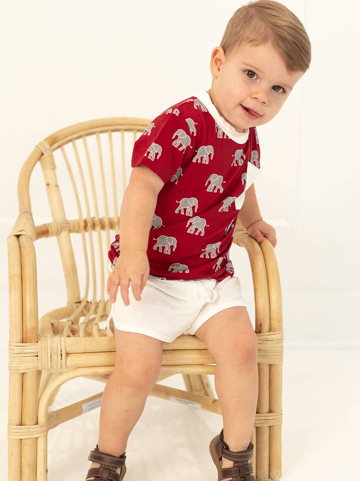 Ensemble short universitaire Elephant Bamboo - T-shirt et short pour la vente par Southern Slumber