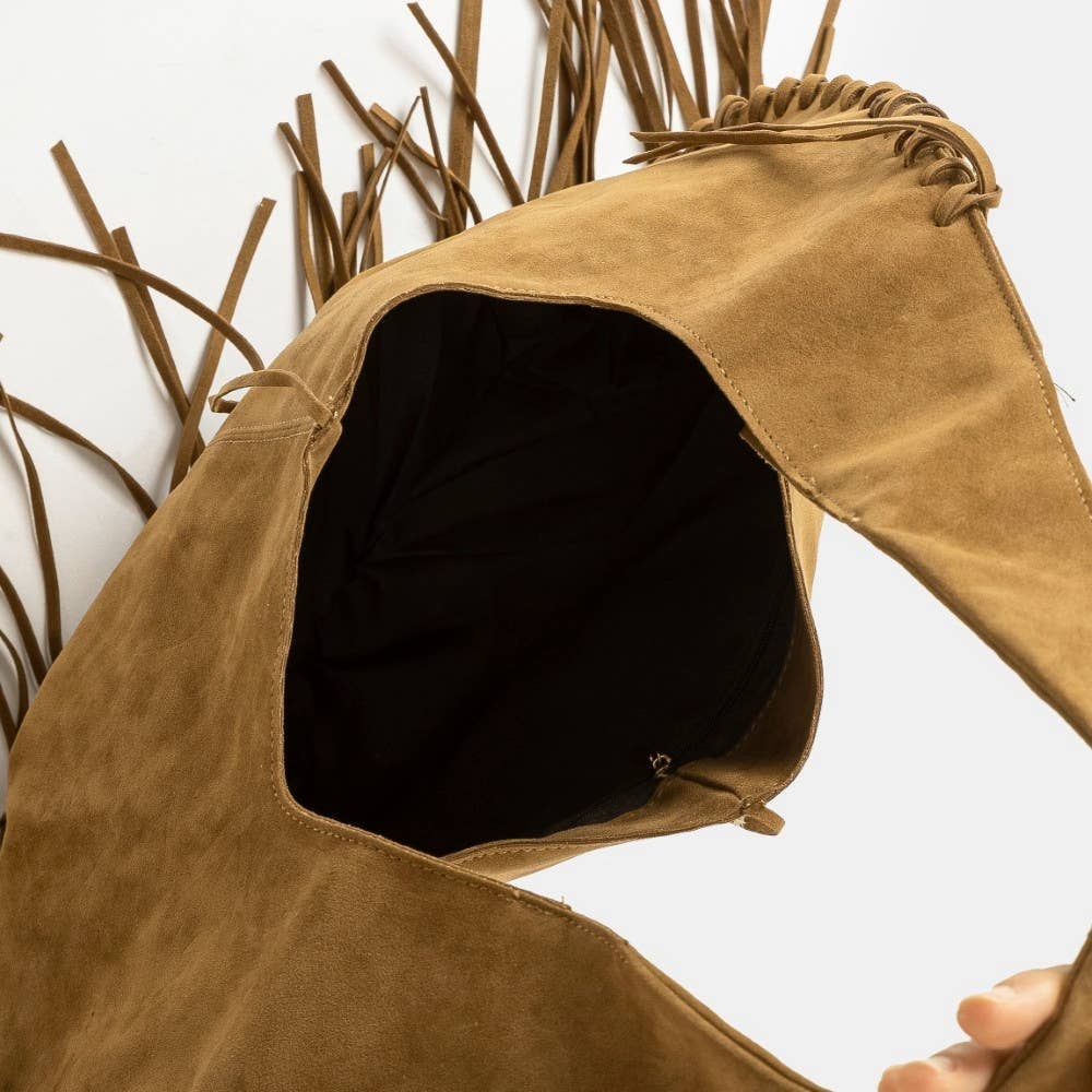 Collections by Fame Accessories – Engroshandel Skuldertaske – til kvinder – Skuldertaske med flossede frynser detaljer3