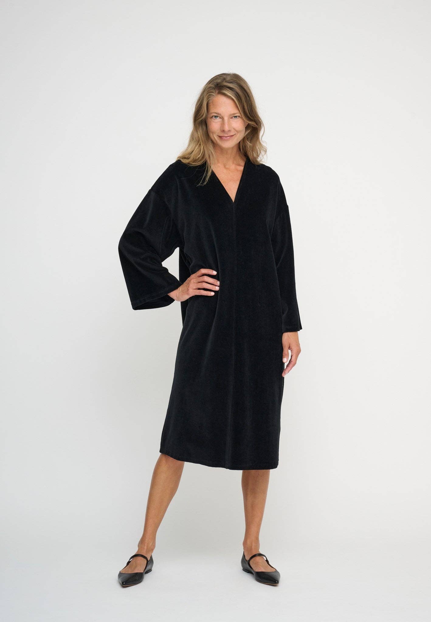 moshi moshi mind – Großhandel Kleid – Damen – helia Kleid aus Samt – schwarz3