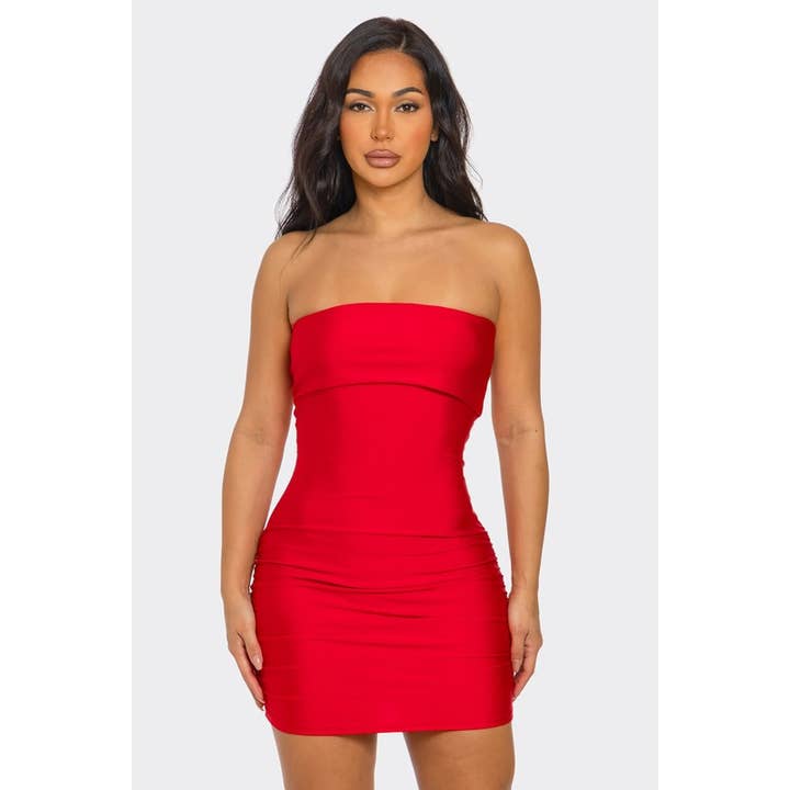 Robe de soirée courte moulante à fronces extensible pour la vente par SEXY STAR DESIGN INC