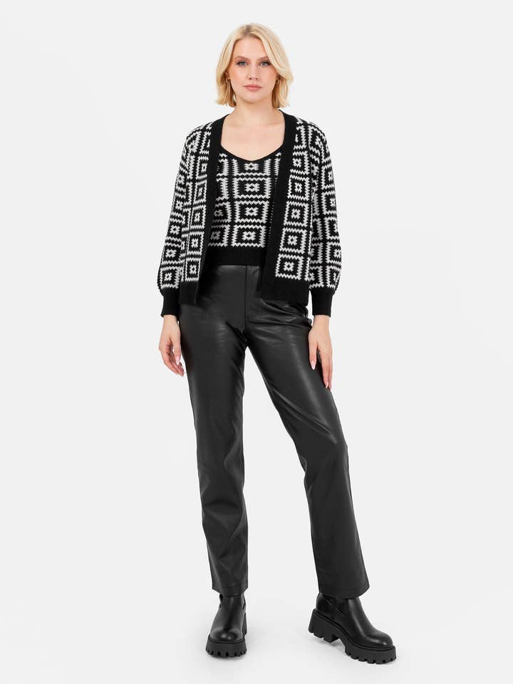 Conjunto de Cardigan e Top Curto Granny Square Monocromático Lovedrobe por atacado de Plaza Collection Ltd