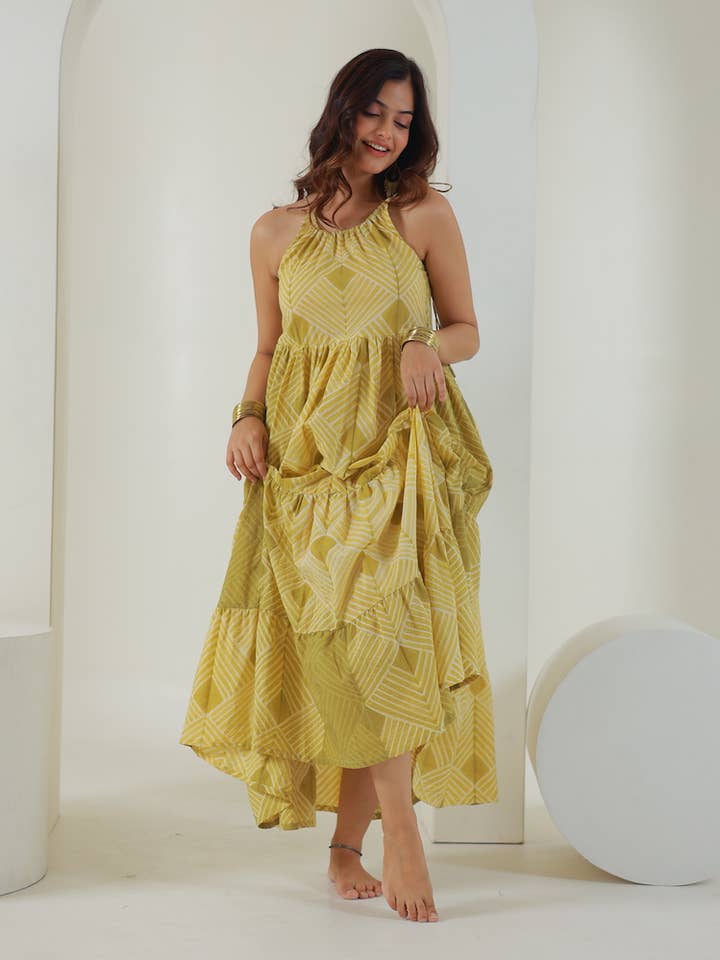 Maxiklänning i bomull med shibori handfärgning (Udvita) för wholesale av The Fox and The Mermaid