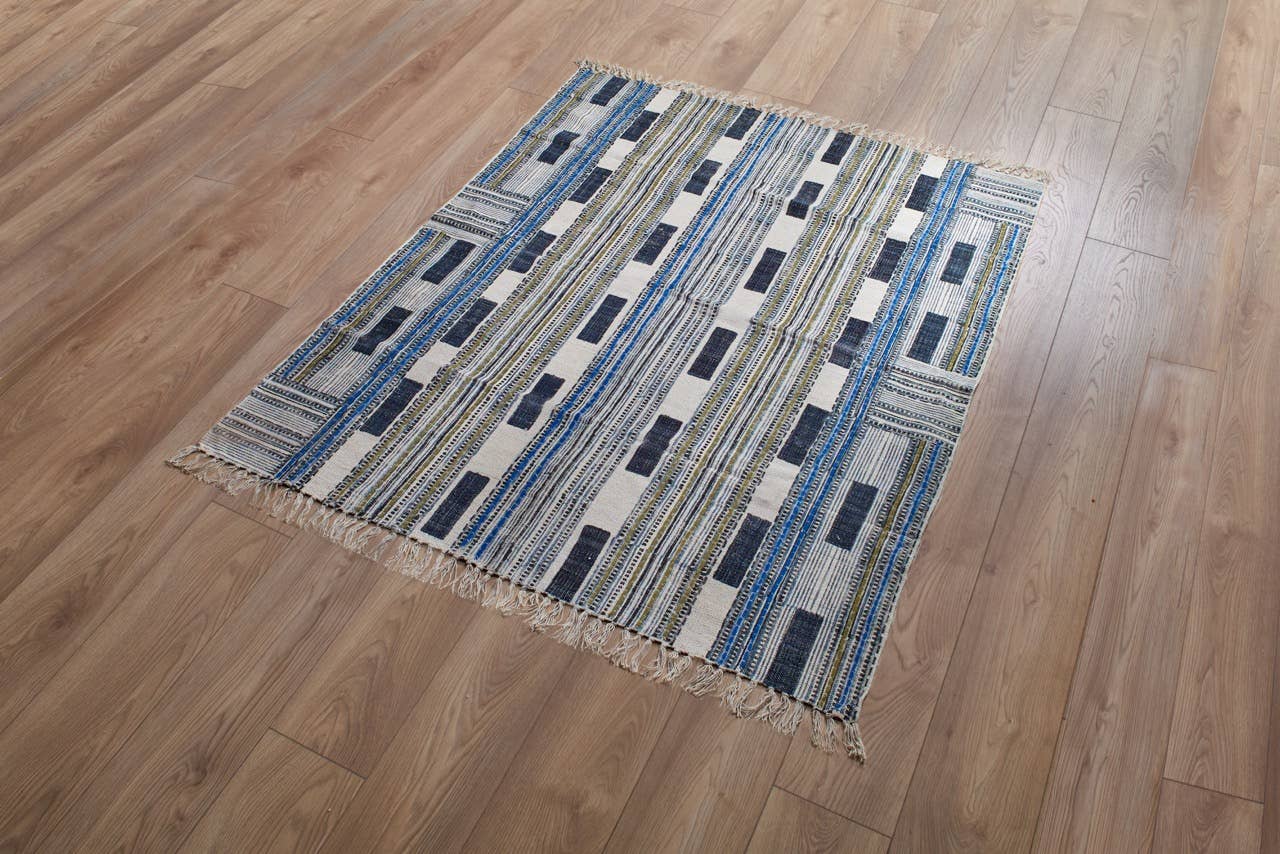 Atolia Designs - Wholesale Rug Pad - Koberec Embroidery Indigo Rug1