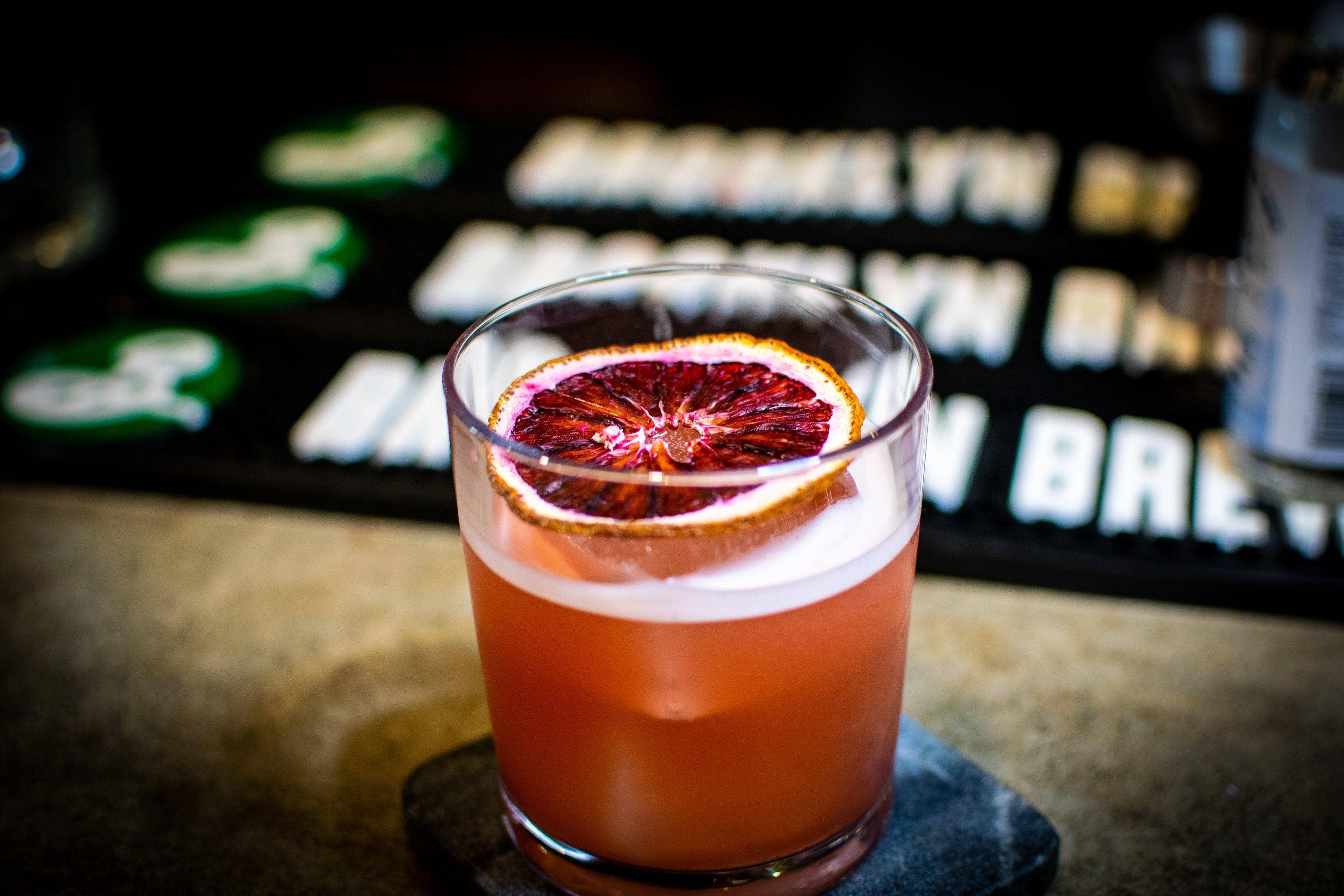 Cocktail Garnish Co. - Vente Fruits secs/déshydratés - Orange sanguine déshydratée, 2,5 oz (plus de 25 tranches)2