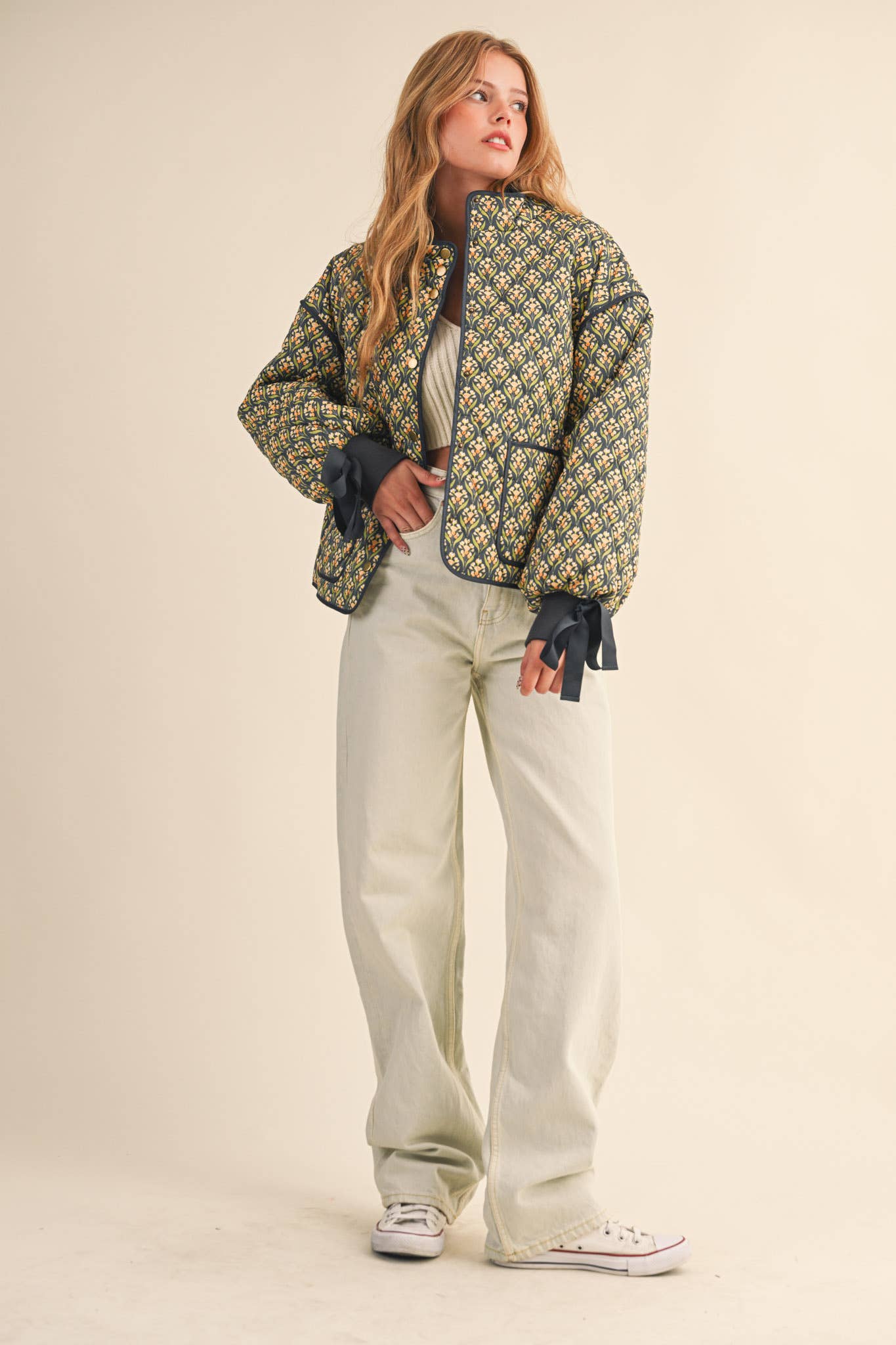 &MERCI - Wholesale Jacket - Women's - FLORAL QUILTED JACKET WITH RIBBON SLEEVE DETAIL MJK443220