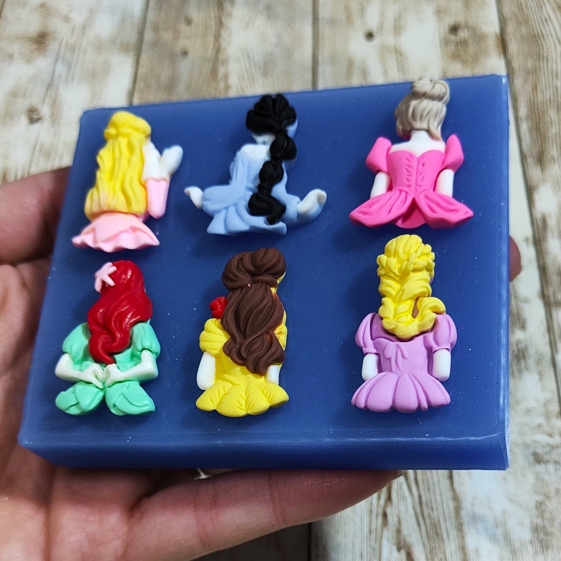 Serena Creazione di Serena Stampone – wholesale DIY-pysselkit – Princessformar i silikon, 6 delar, 3 cm för resin och gips8