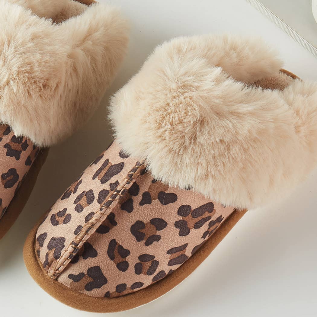 LÉOPARD Pantoufles de maison souples en daim à imprimé léopard en vente sur Faire1