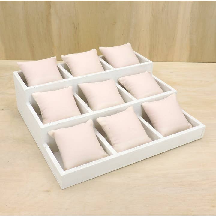 9 små puder udstilling for engroshandel hos Lost in Bali