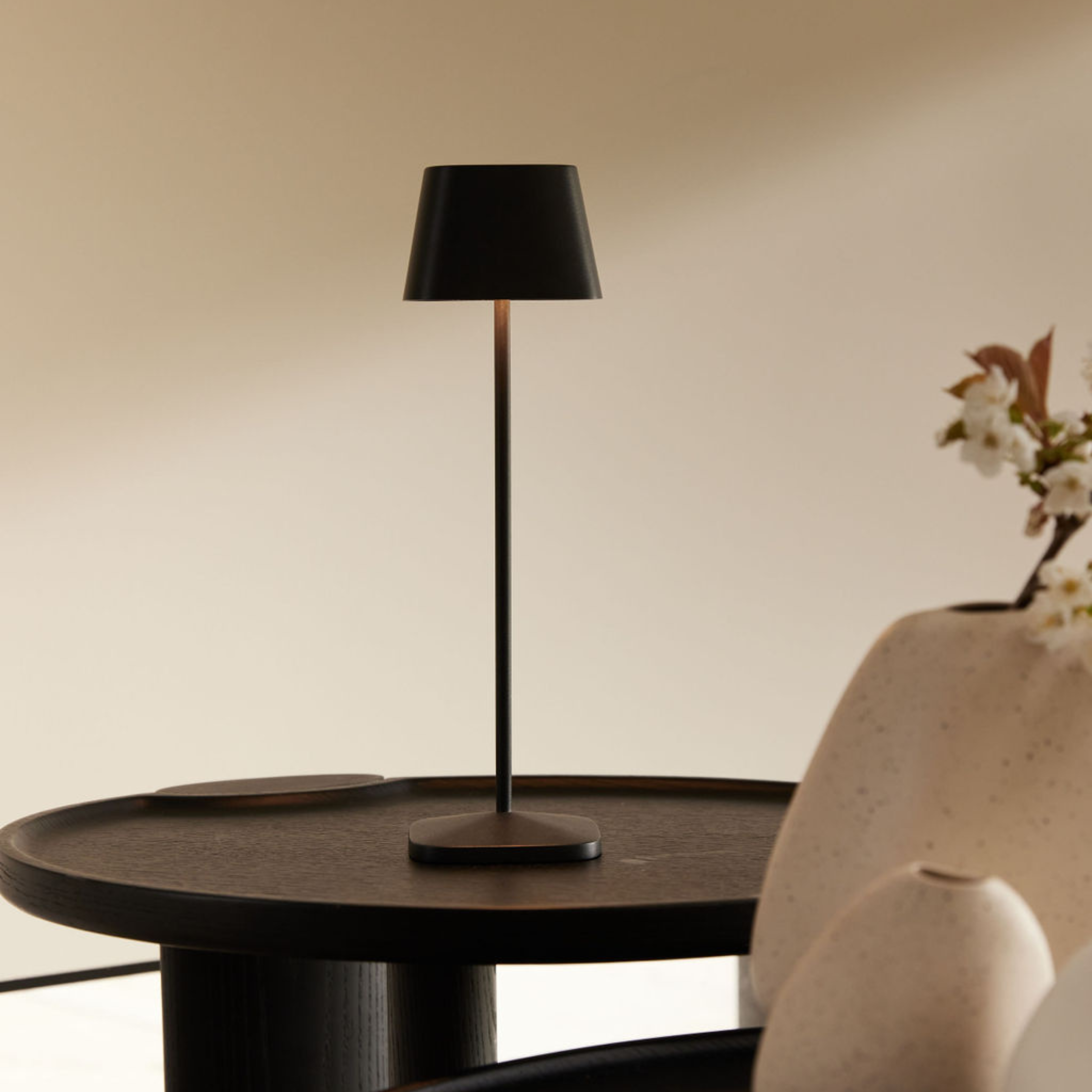 Black Bento Table Lamp for wholesale on Faire1