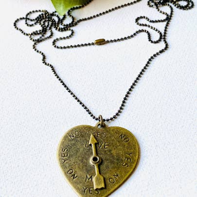 Collana con Ciondolo Girevole per Decisioni per la vendita all'ingrosso da parte di Janine’s Jewelry Design