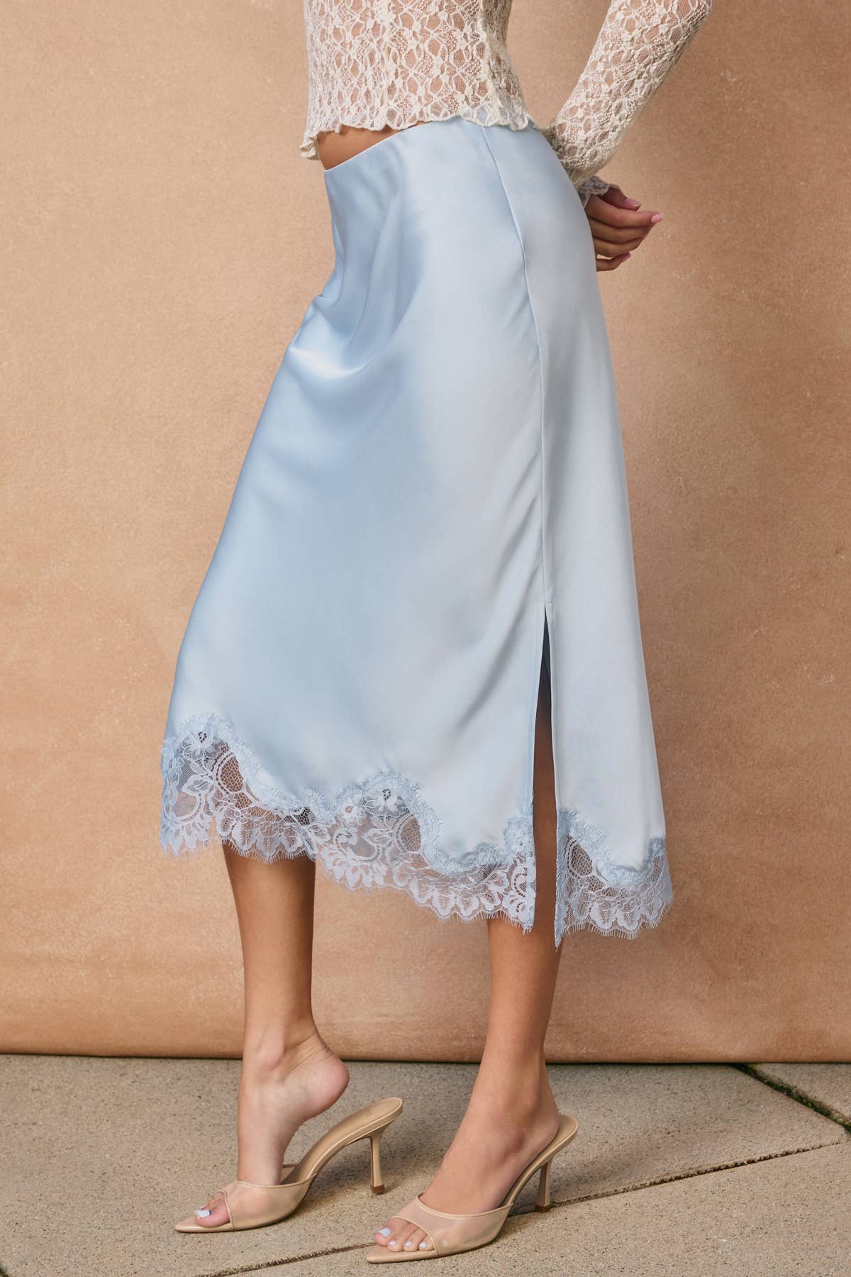 Dress Forum - Vente Jupe – femme - Jupe crayon en satin terne avec ourlet en dentelle (1)16