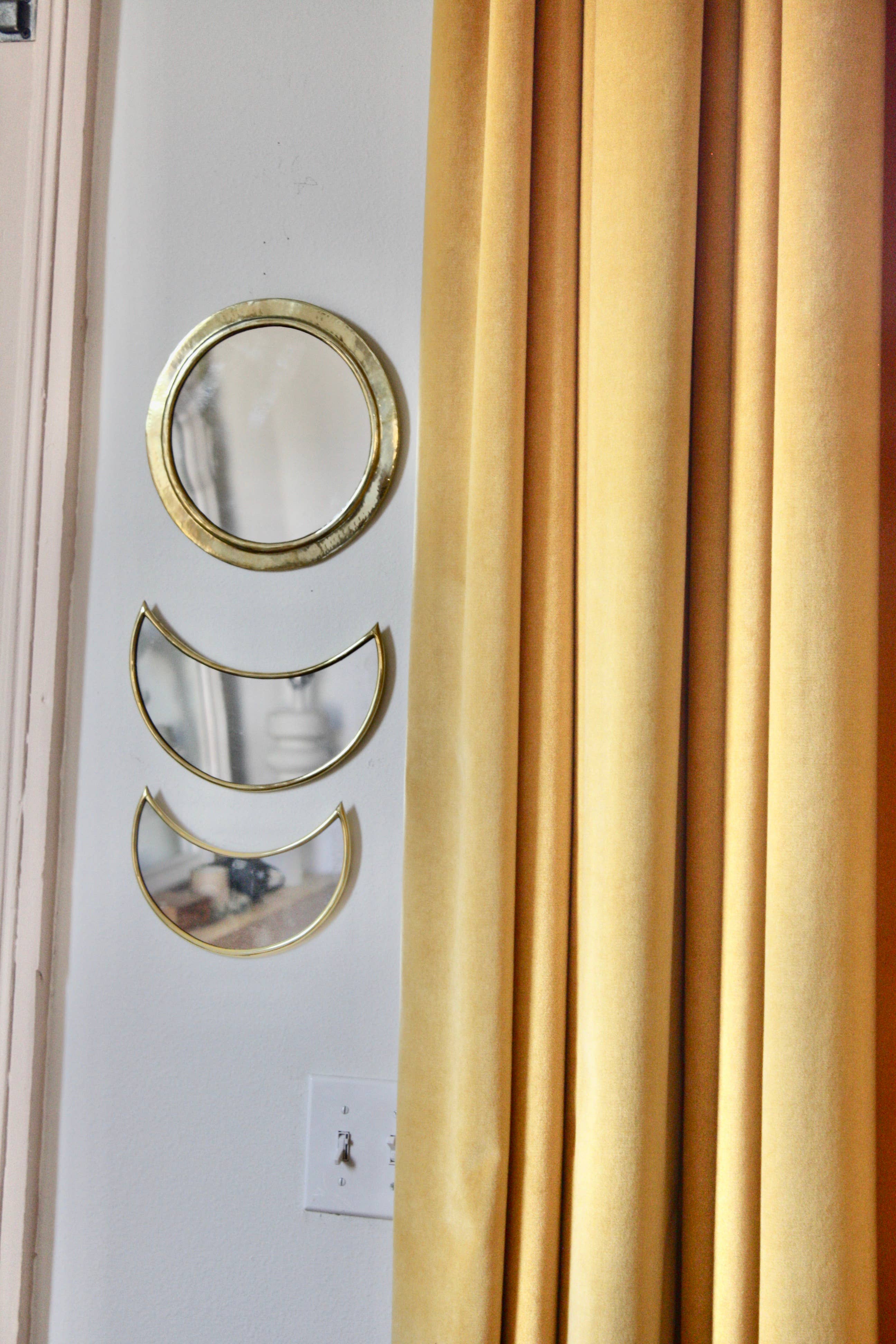 Voyage – Großhandel Wandspiegel – Messingspiegel – Halbmond Mittelgroß4