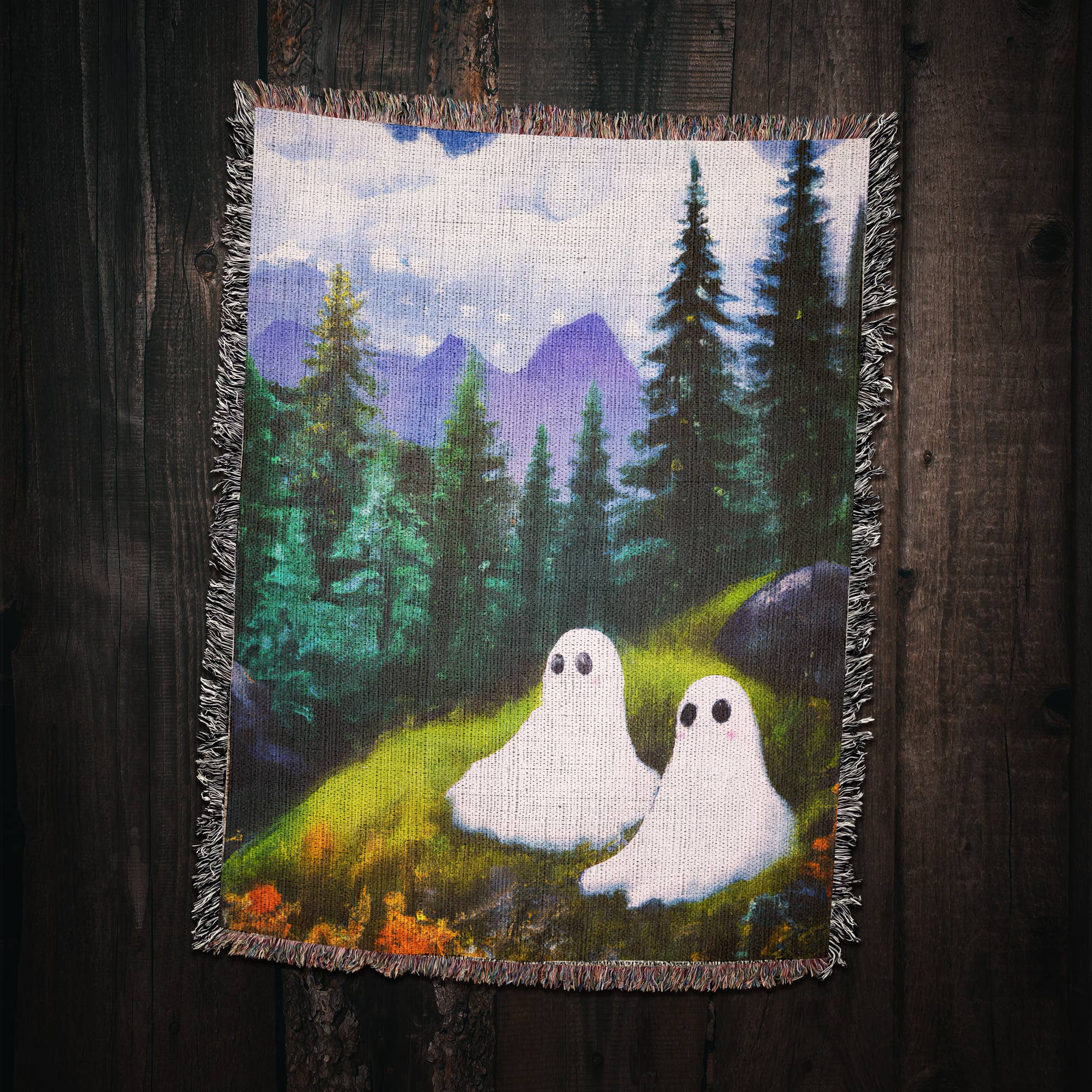 Killer Goods • Woven Blankets, Gifts, Home Decor – Engroshandel Tæppe – Søde spøgelsesvenner sidder i skovvævet kastetæppe5