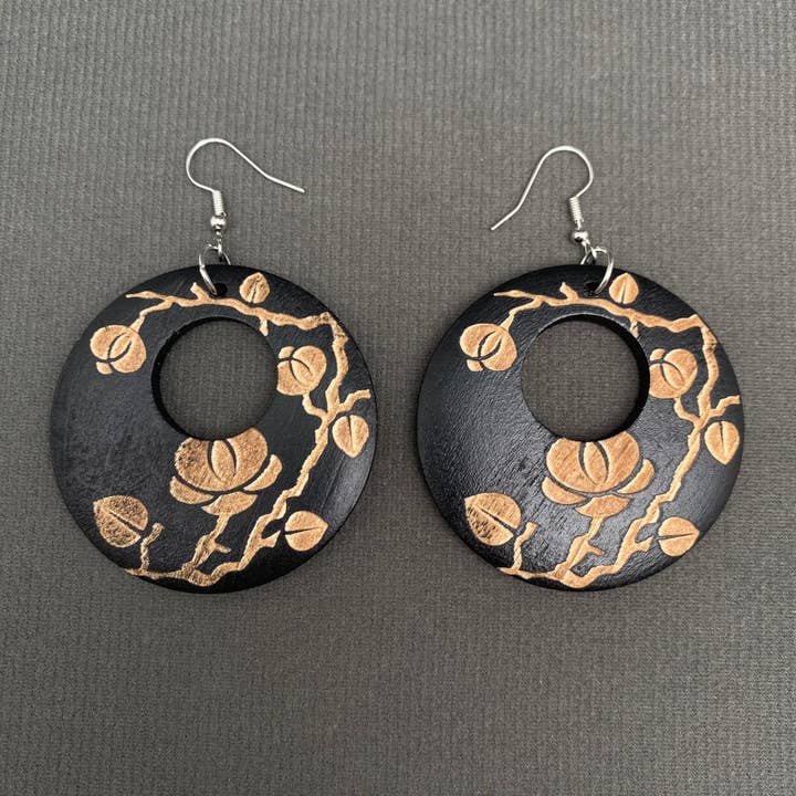 Mio Queena - Wholesale Dangle Earrings - Carving Pattern Wooden Round Dangle Earrings3