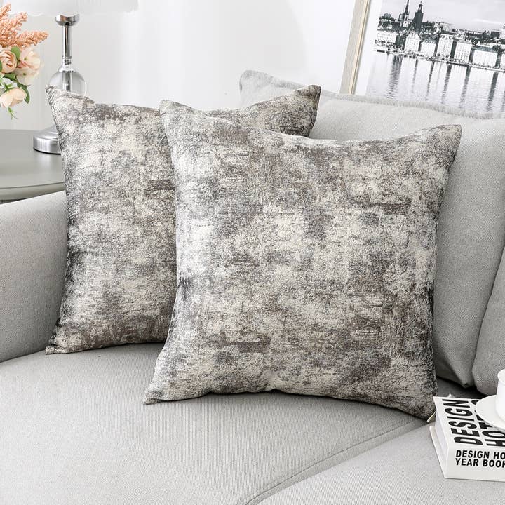 Housse de coussin jacquard gris/ivoire Majestic Giftware pour la vente par Majestic Giftware Inc