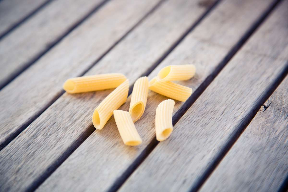 Le Colline UG – Engroshandel Pasta – Traditionel pasta Penne Rigate fra Italien | 500g - 1,1lbs1