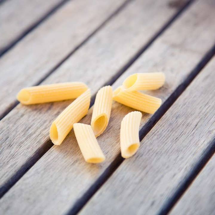 Le Colline UG – Engroshandel Pasta – Traditionel pasta Penne Rigate fra Italien | 500g - 1,1lbs1