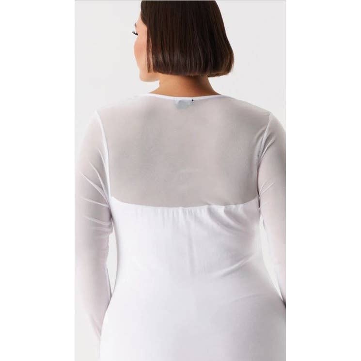 VIT PLUS BODYSUIT MED NÄT OCH URSKÄRNING VID BRÖSTET, LÅNGÄRMAD för wholesale på Faire4