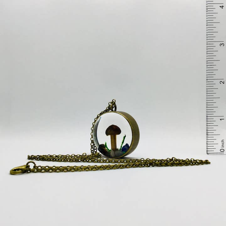 Ciondolo Collana Curiosità Fungo Reale 1,25" #607 per la vendita all'ingrosso da parte di Fungus Farm LLC