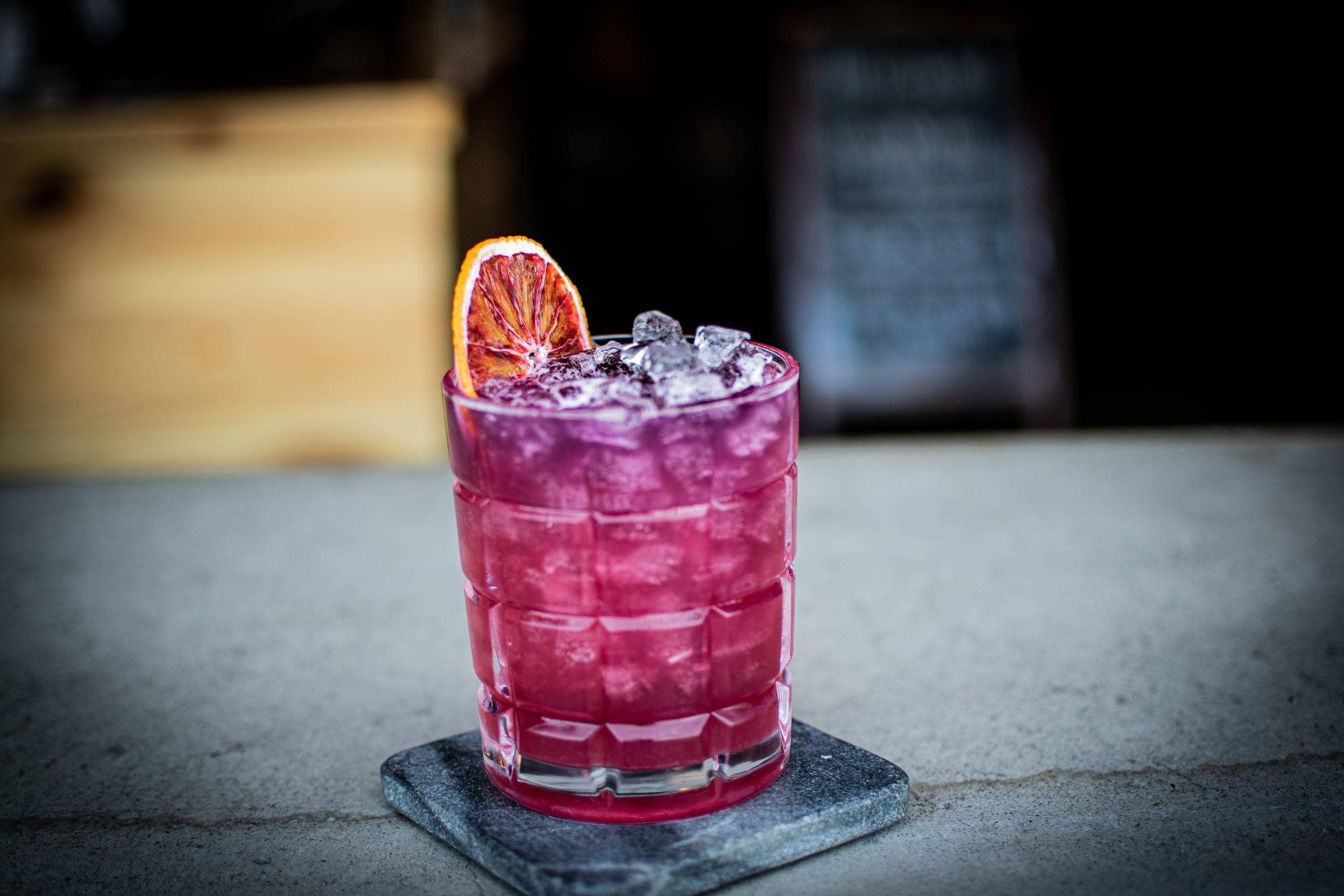 Cocktail Garnish Co. - Vente Fruits secs/déshydratés - Orange sanguine déshydratée, 2,5 oz (plus de 25 tranches)3