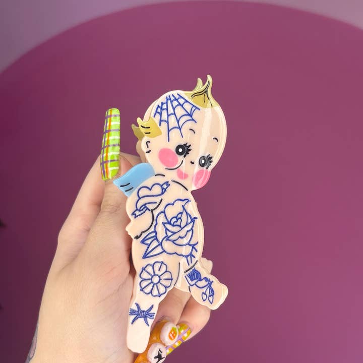 Pinza de Garra Kewpie Tatuada (PREVENTA) para venta al por mayor de Grlpwr Art
