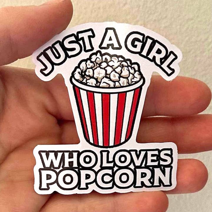 Ragazza che ama i popcorn - Adesivo/Magnete di popcorn per la vendita all'ingrosso da parte di Oily Graphic Creations