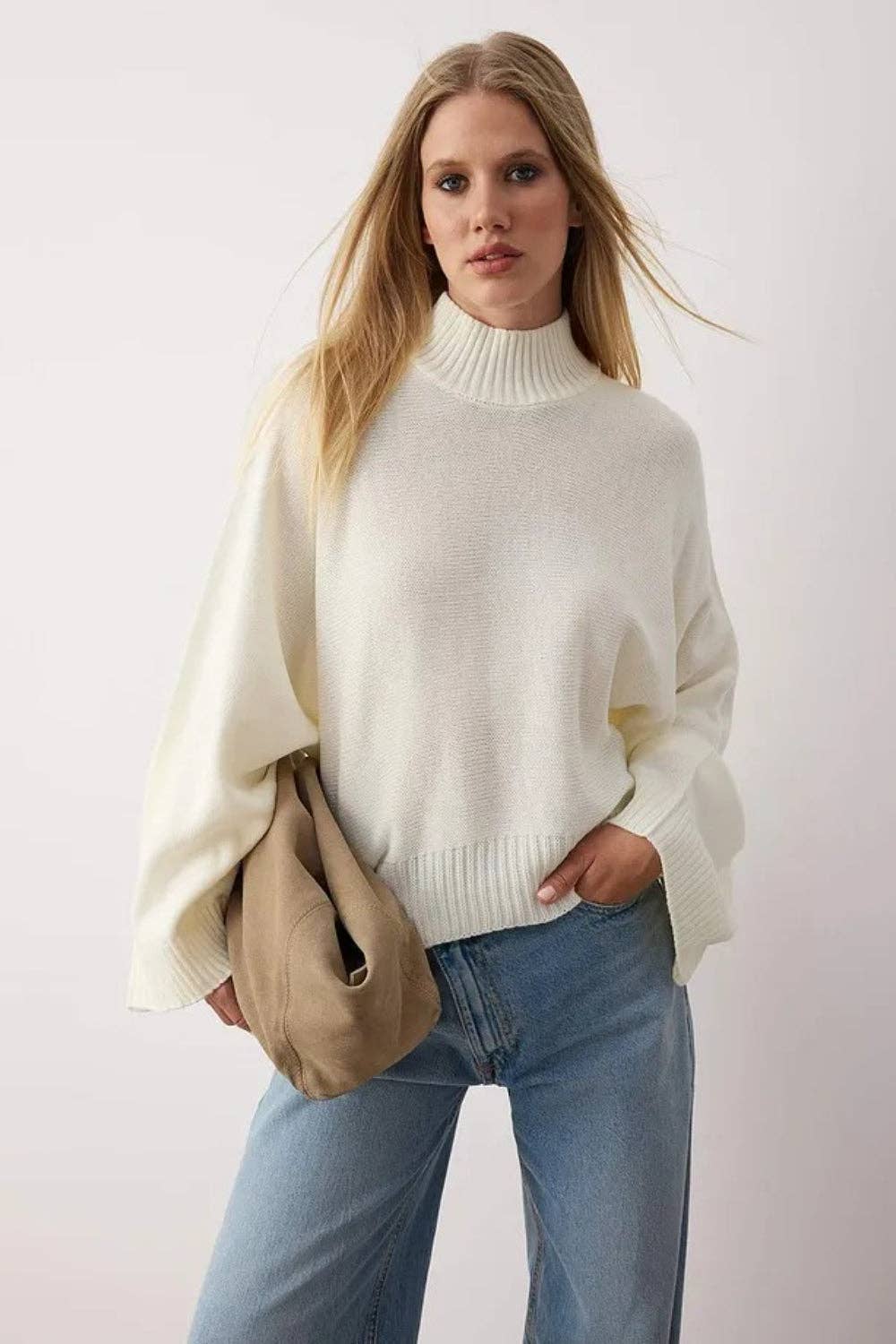 Hoxton Gal – wholesale Knitted jumper – Women′s – Oversized Flared Sleeve Knit Sweater9