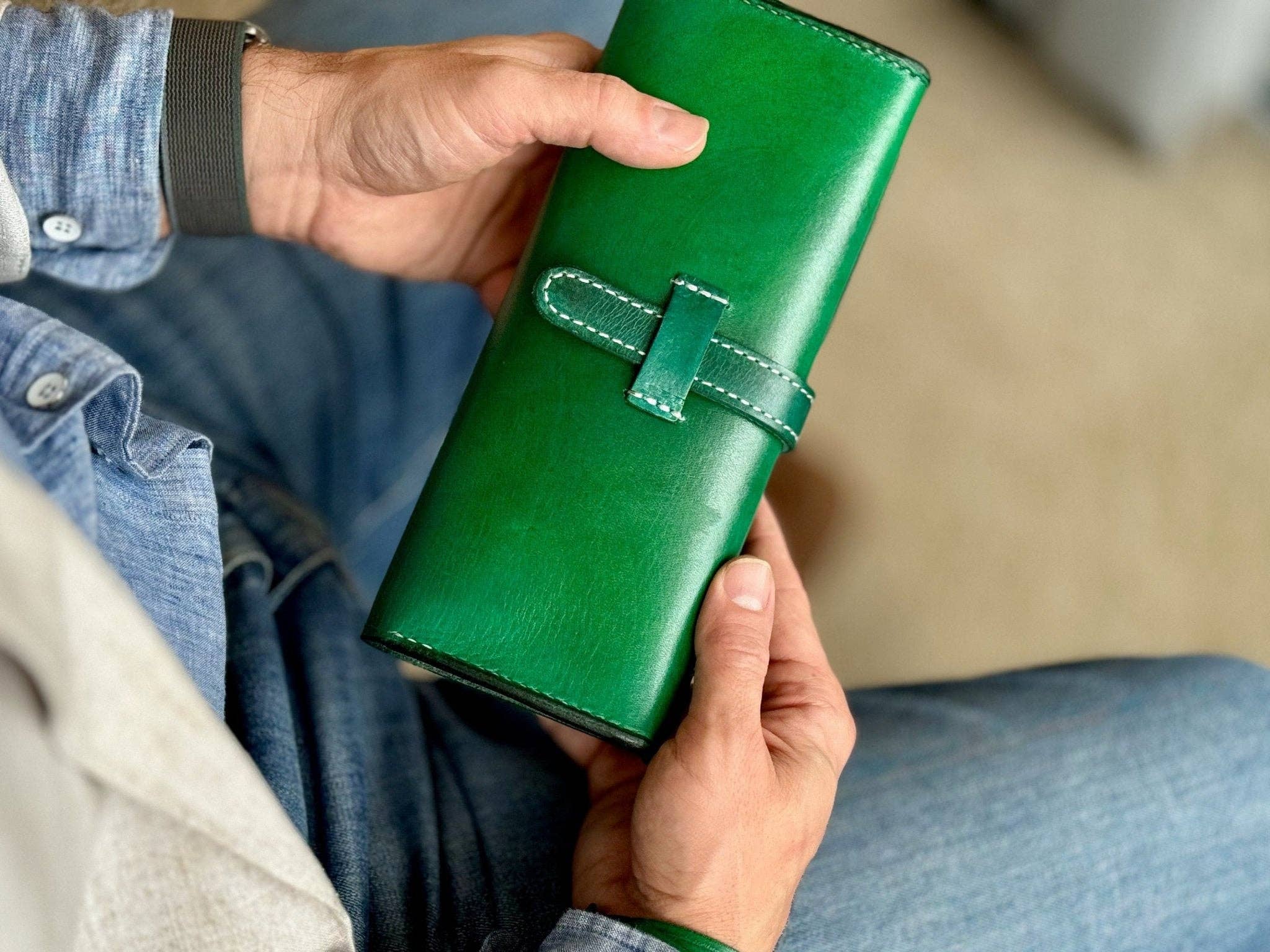 A. M. Aiken - Wholesale Humidor/Cigar Accessory - 4 Cigars Green Hand-Dyed Leather Cigar Case4