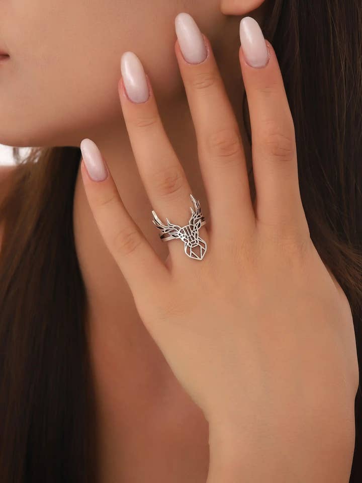 Bague ajustable en forme de cerf en argent sterling 925 carats pour la vente par Hadley Jewelry
