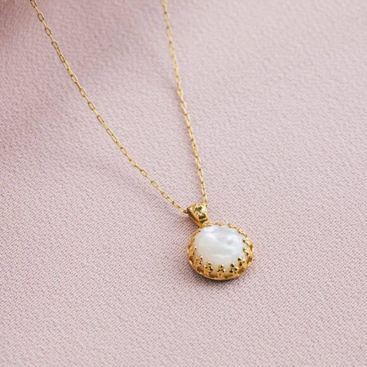 Necklaces Preciosa necklace with white mother of pearl penda for wholesale by Olivolga Bijoux