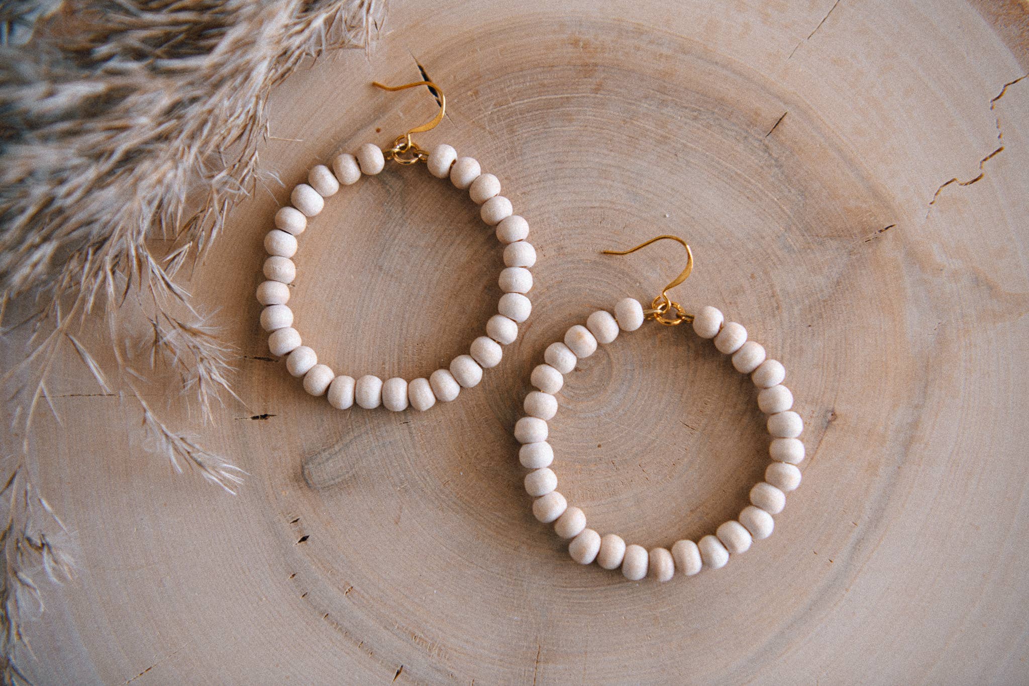 Cecelia Designs Jewelry – Großhandel Hoops – Leichte Holzperlen-Creolen0