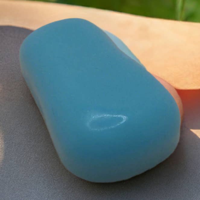 Plumeria doordrenkt met aloë-havermoutzeep voor wholesale door Simply Organic Soaps