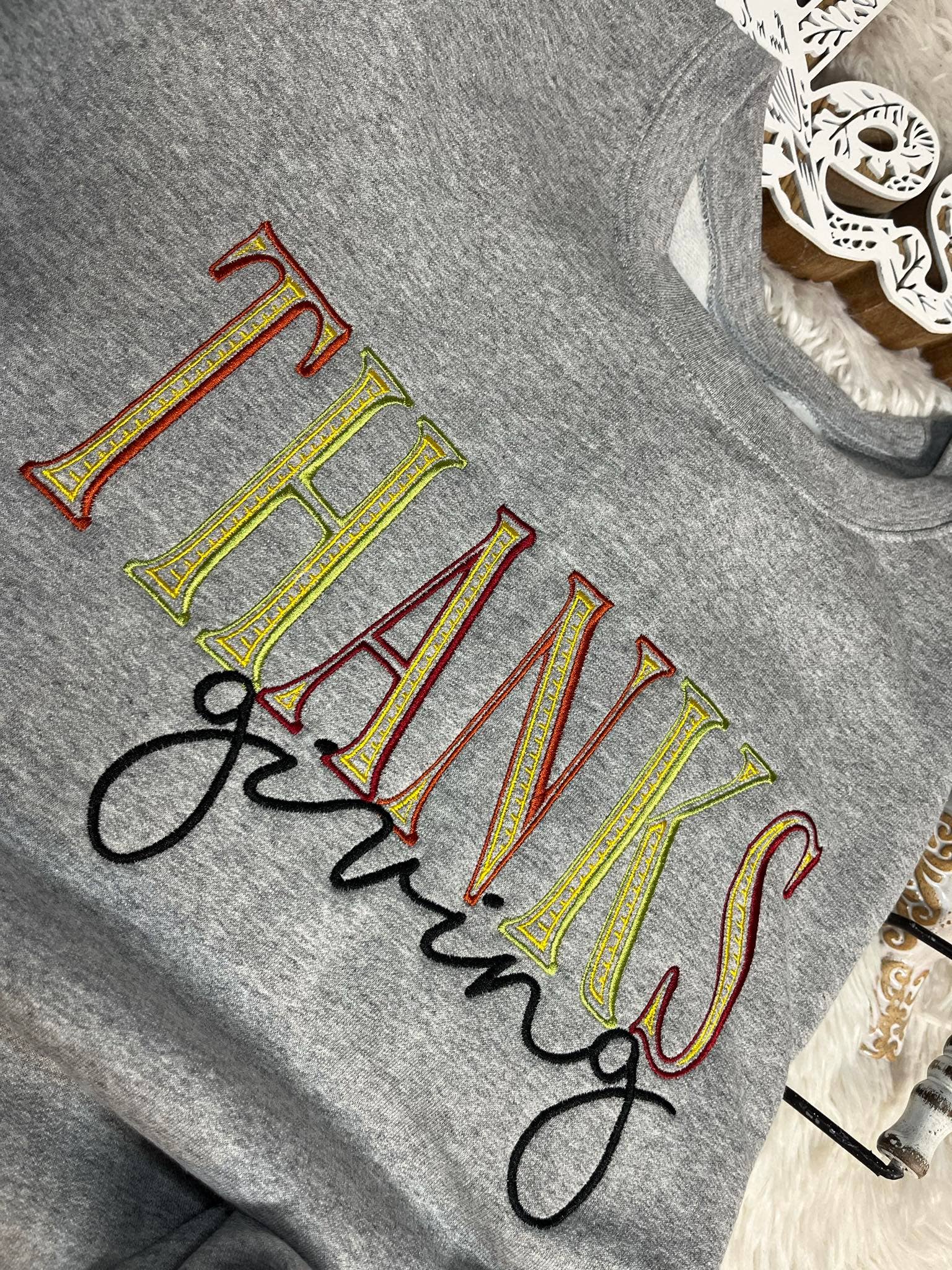 April's Sew Vinyl - Vente Sweat-shirt – unisexe - Sweat-shirt Thanksgiving à nœud latéral, applique à nœud latéral 2