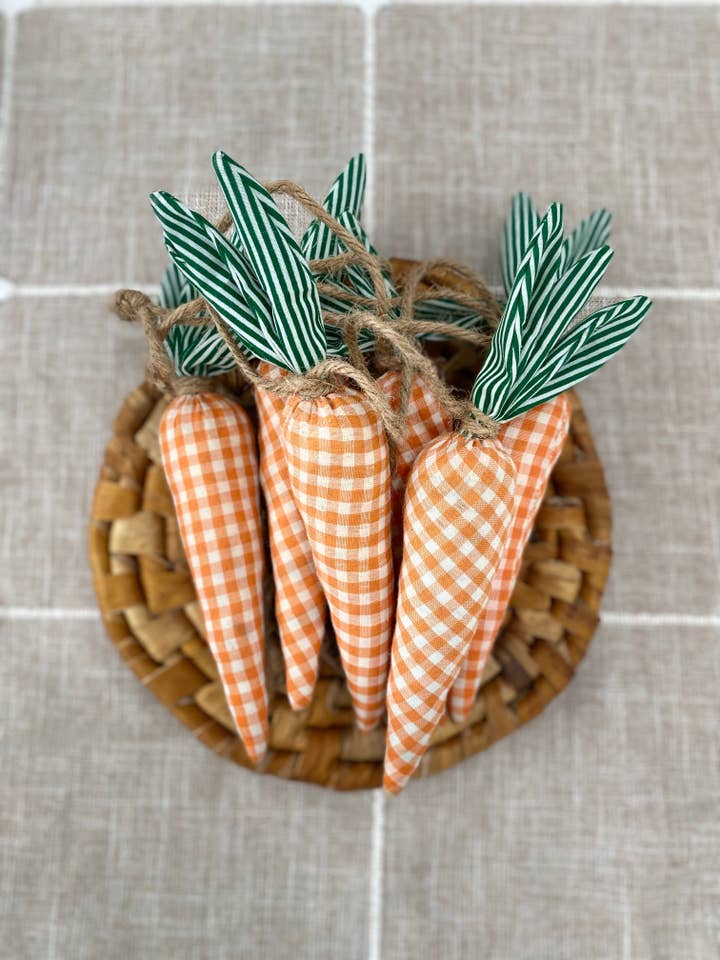 Carrot Garland for wholesale by Grain of Rice Project