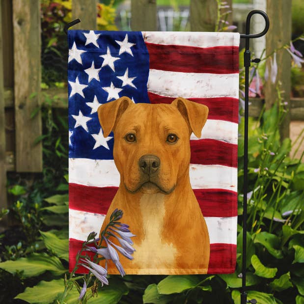 Caroline's Treasures – Großhandel Flagge – Rehkitz American Staffordshire Terrier Amerikanische Flagge Garten Fl0