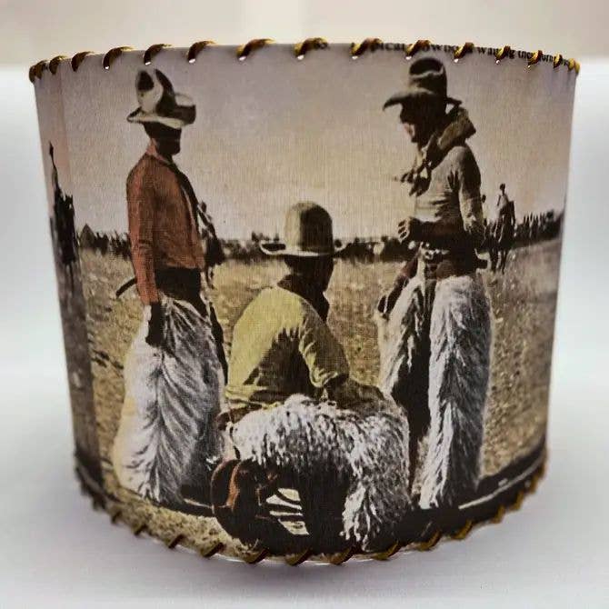 Lampskärmscowboys i yllechaps för wholesale av Red Dirt Ranch Clothing Company