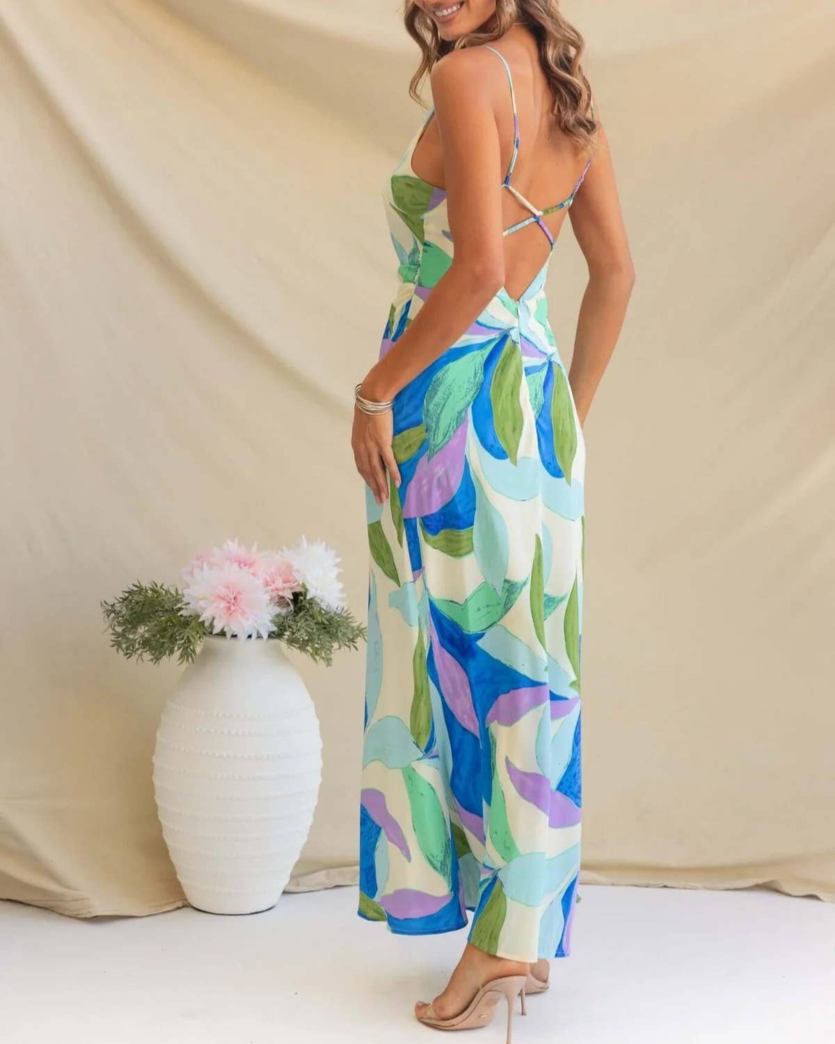 Rosa Clothing - Wholesale Dress - Women's - Fashion Floral Print Sleeveless Backless Dress5