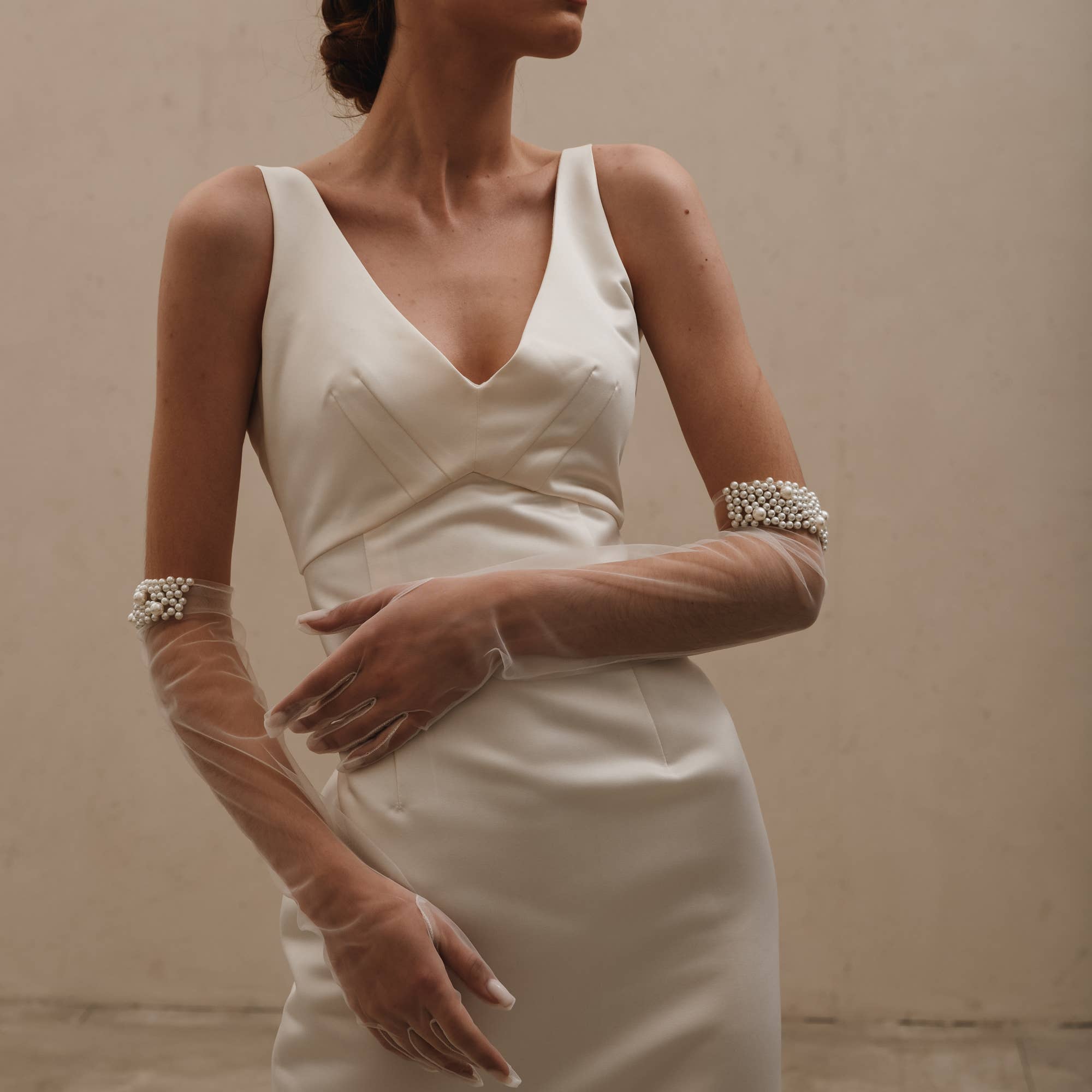 Heirloom Bridal Company - Wholesale Gloves – Women's - Pearl Cuff Gloves G0031