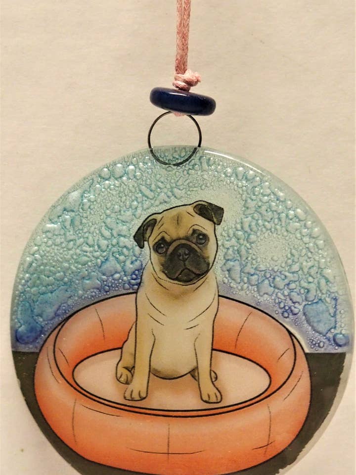 Ornement / Attrape-soleil Chien Carlin pour la vente par Pampeana