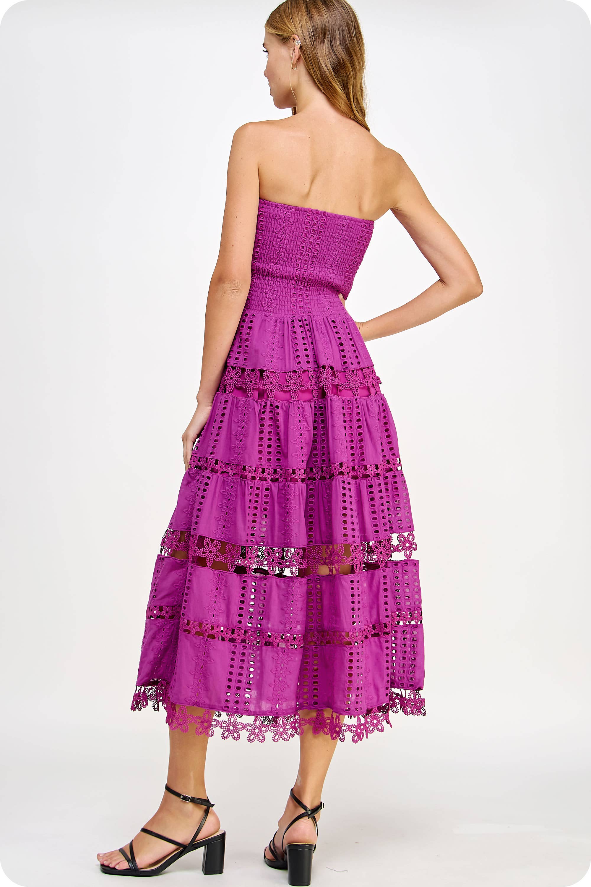 Strut & Bolt - Wholesale Jurk - Dames - Kanten kokerjurk met oogjes99